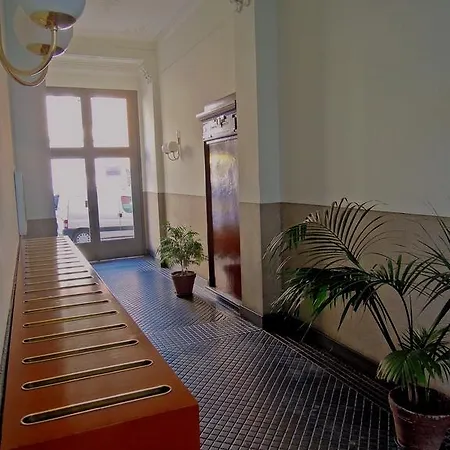Anna Maria House Milaan
